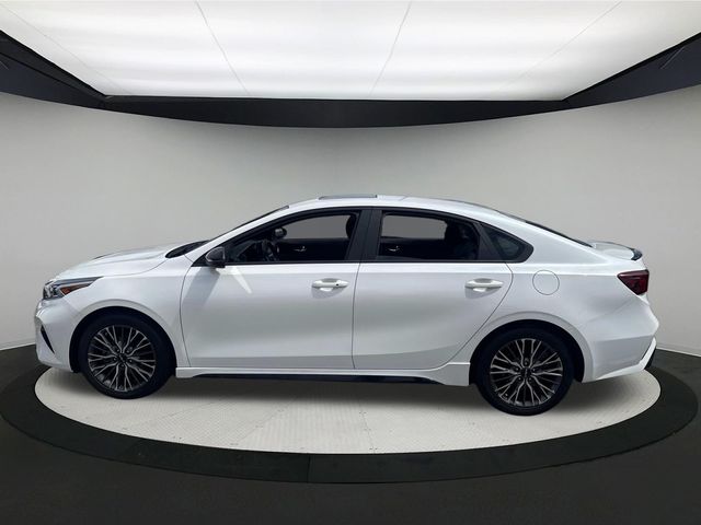 2022 Kia Forte GT-Line photo 9