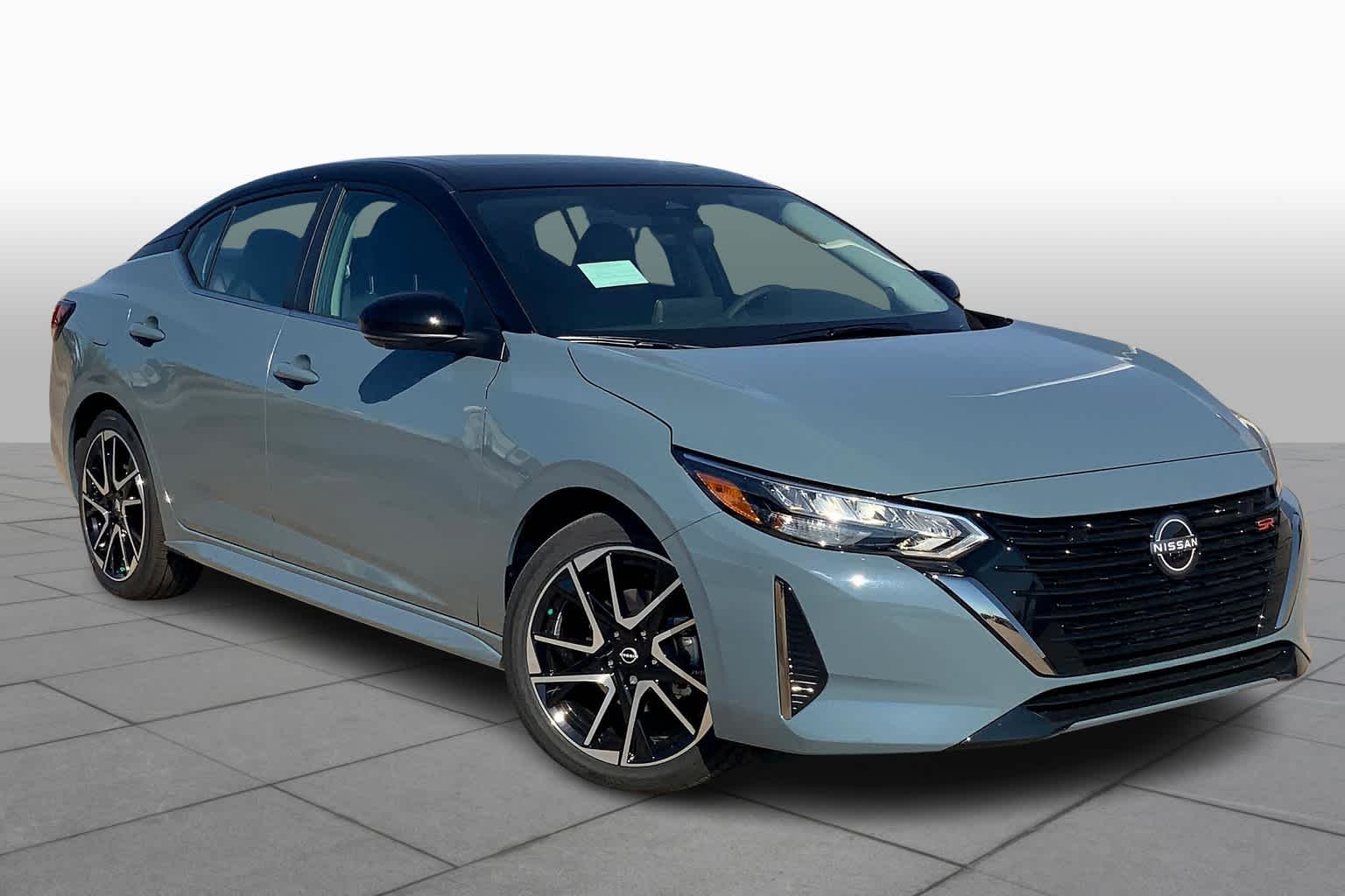 2025 Nissan Sentra SR photo 2