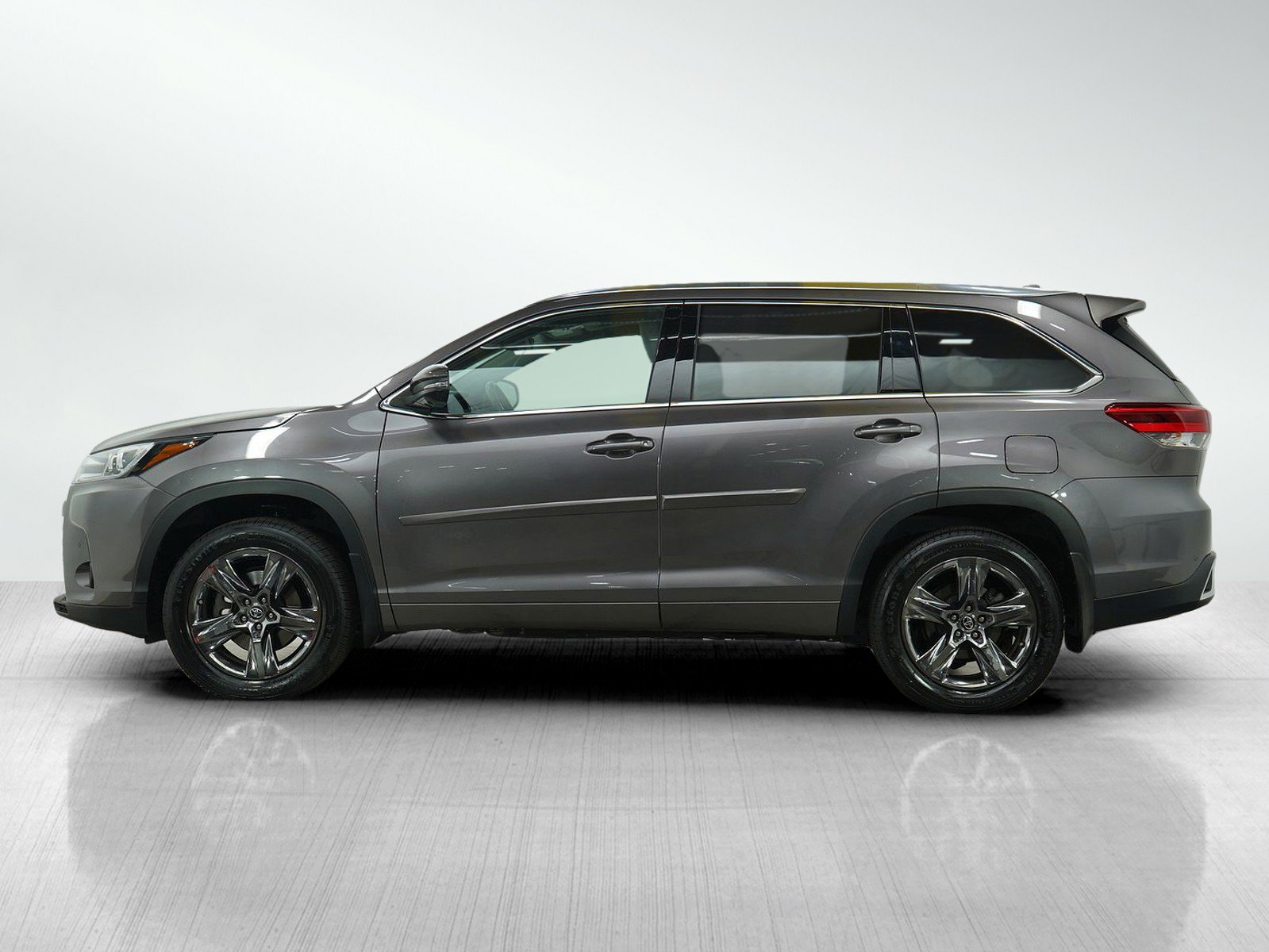 Used 2019 Toyota Highlander Limited Platinum with VIN 5TDDZRFH4KS954453 for sale in Bloomington, Minnesota