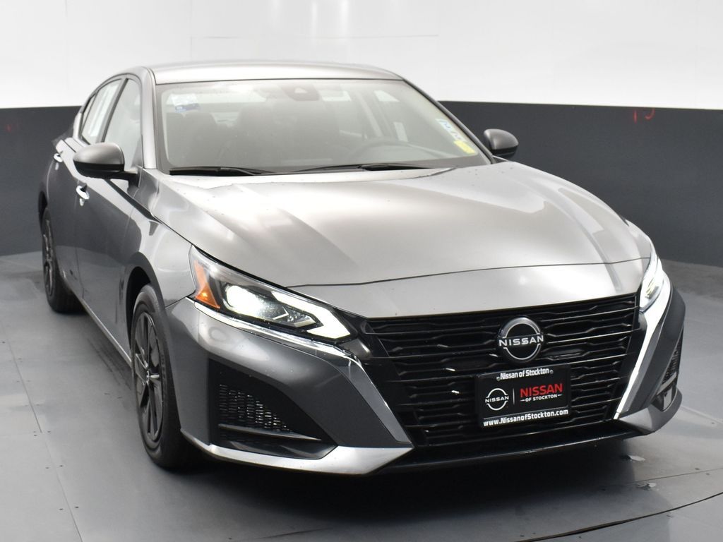 2024 Nissan Altima 2.5 S photo 2