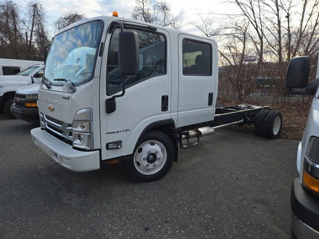 2024 Chevrolet Silverado 4500HD photo 2