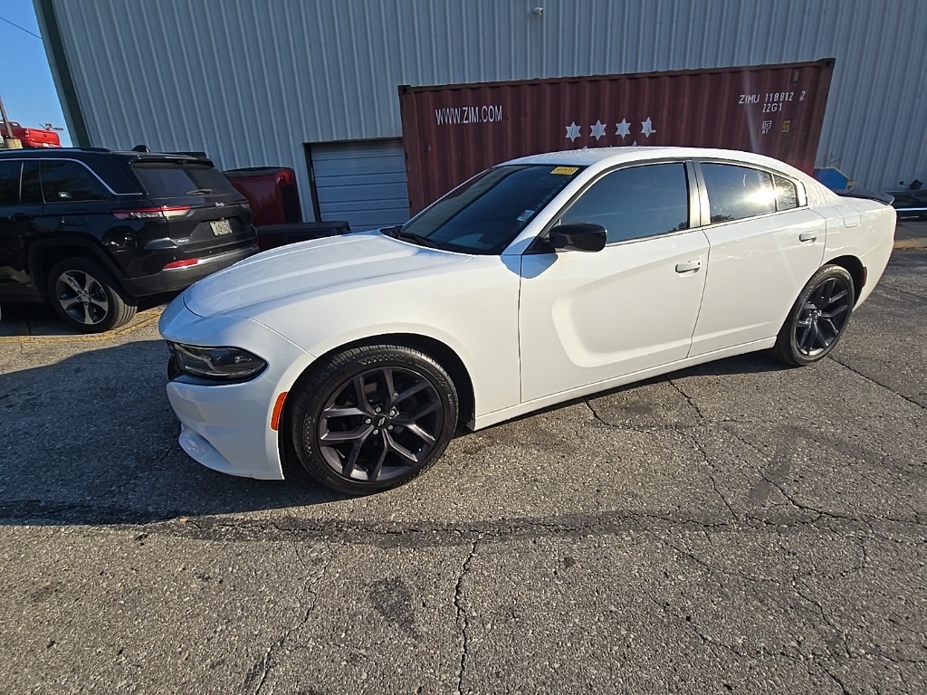 2019 Dodge Charger SXT photo 2