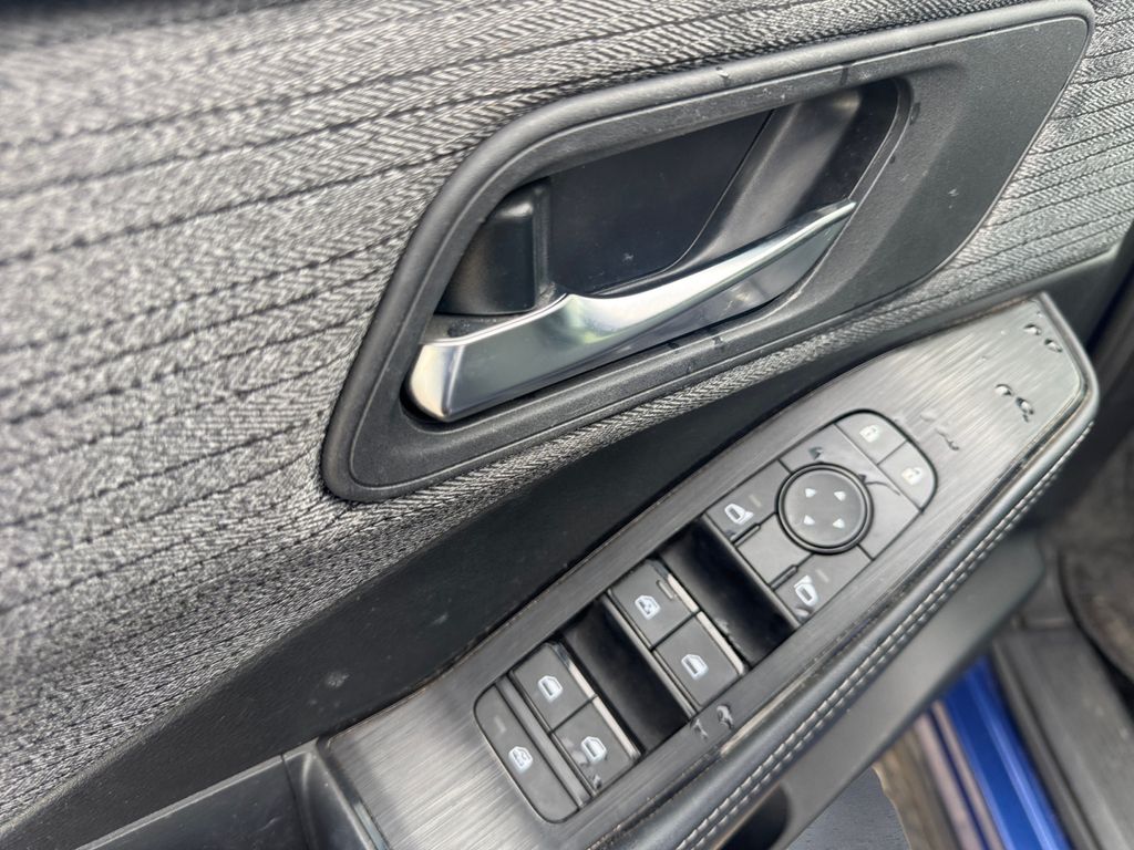 2023 Nissan Rogue SV photo 11