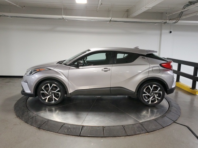 2018 Toyota C-HR XLE Premium photo 3