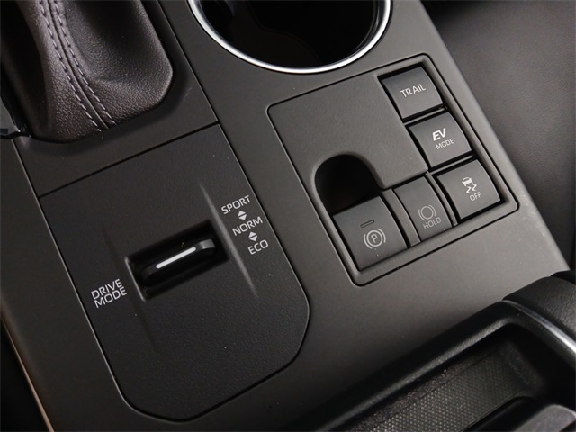 2023 Toyota Highlander Hybrid XLE photo 16