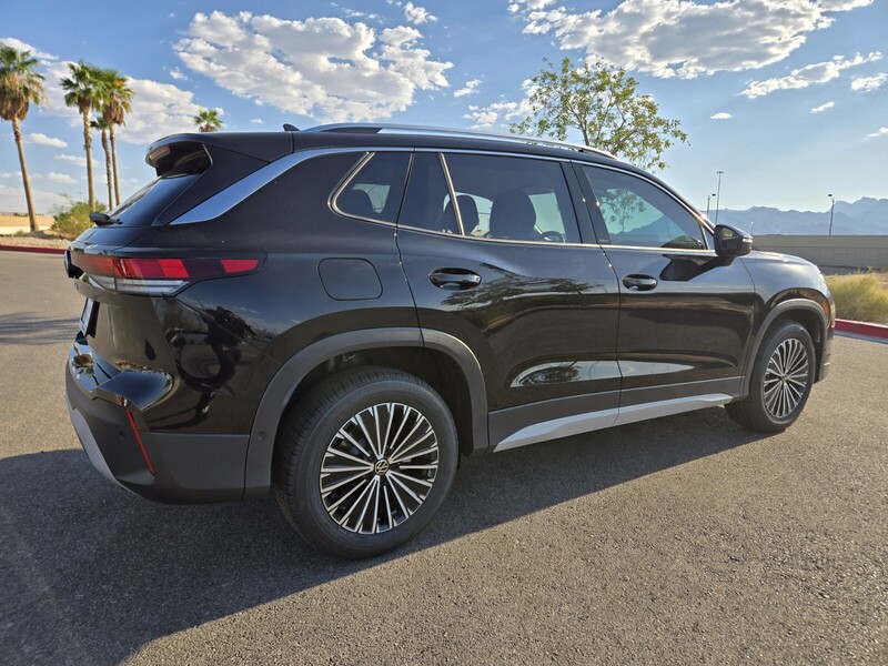 2025 Volkswagen Tiguan S photo 4