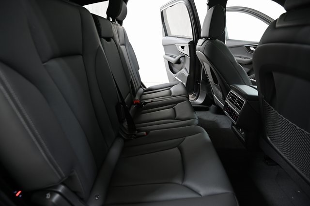 2025 Audi Q7 55 Premium Plus photo 21