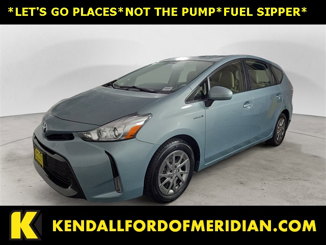 2017 Toyota Prius v Five's photo