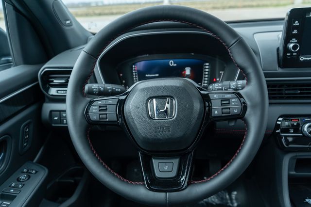 2025 Honda Pilot Black Edition photo 12