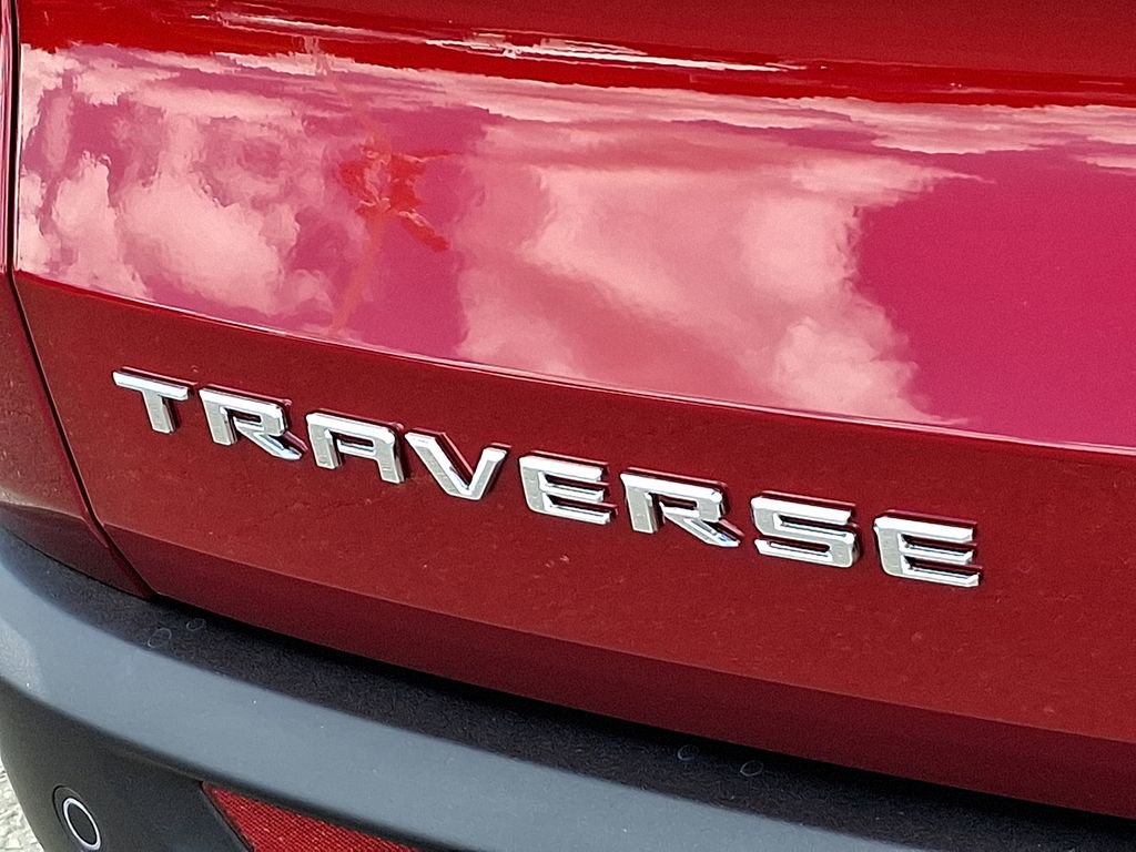 2025 Chevrolet Traverse photo 10