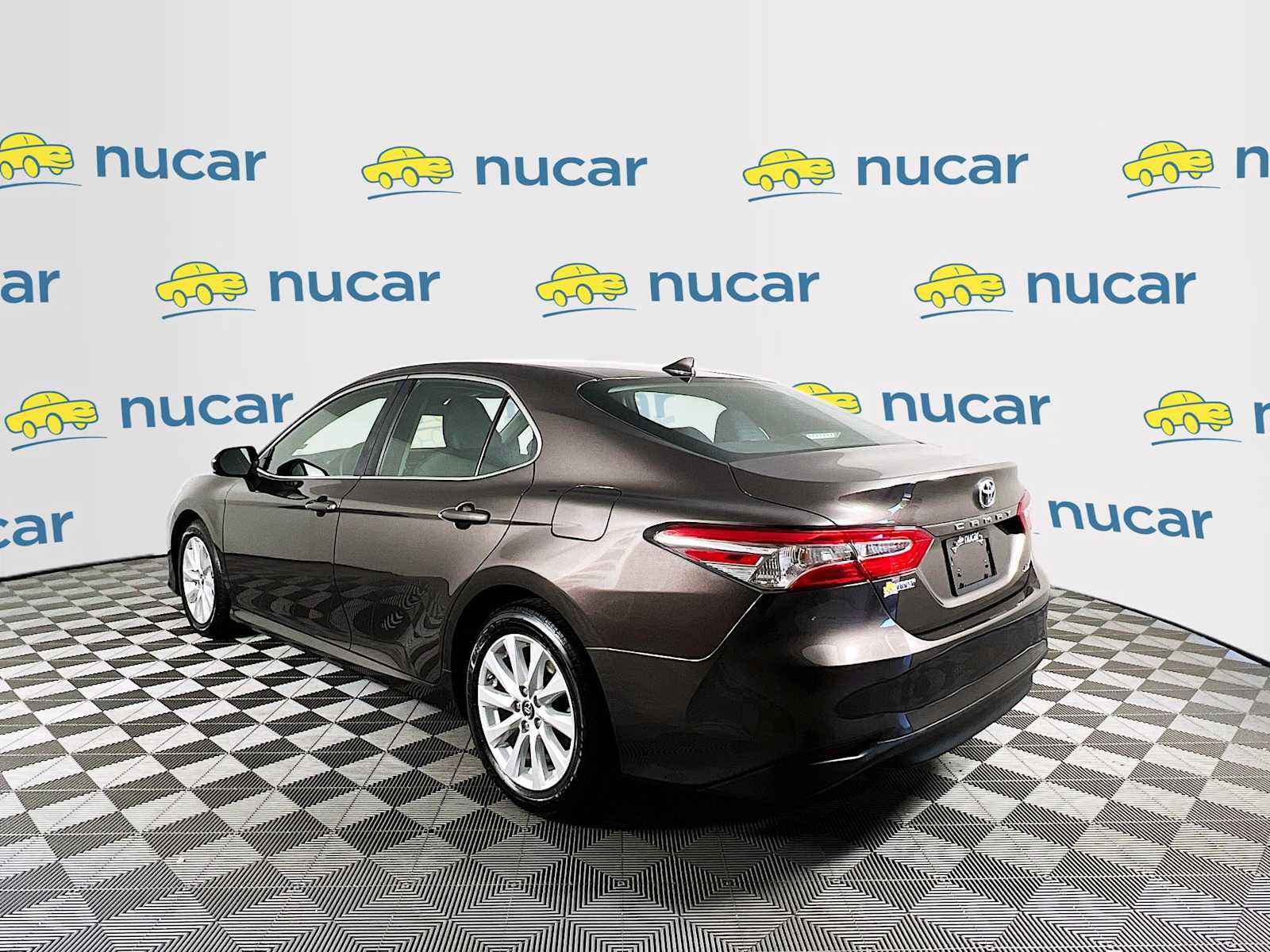 2019 Toyota Camry LE photo 5