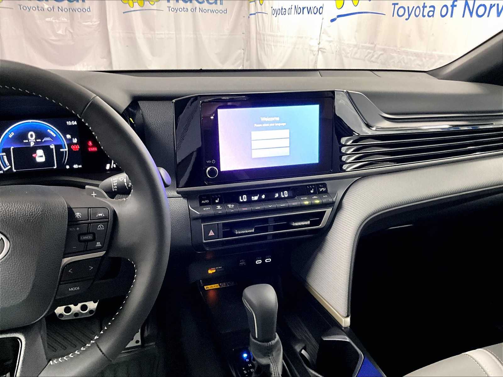 2025 Toyota Camry SE photo 12