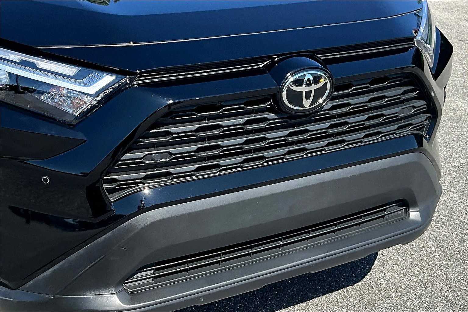 2024 Toyota RAV4 XLE Premium photo 27