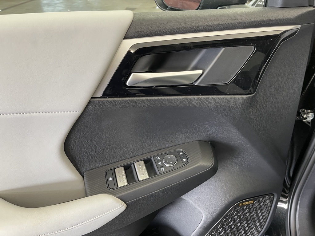 2025 Mitsubishi Outlander SE photo 15