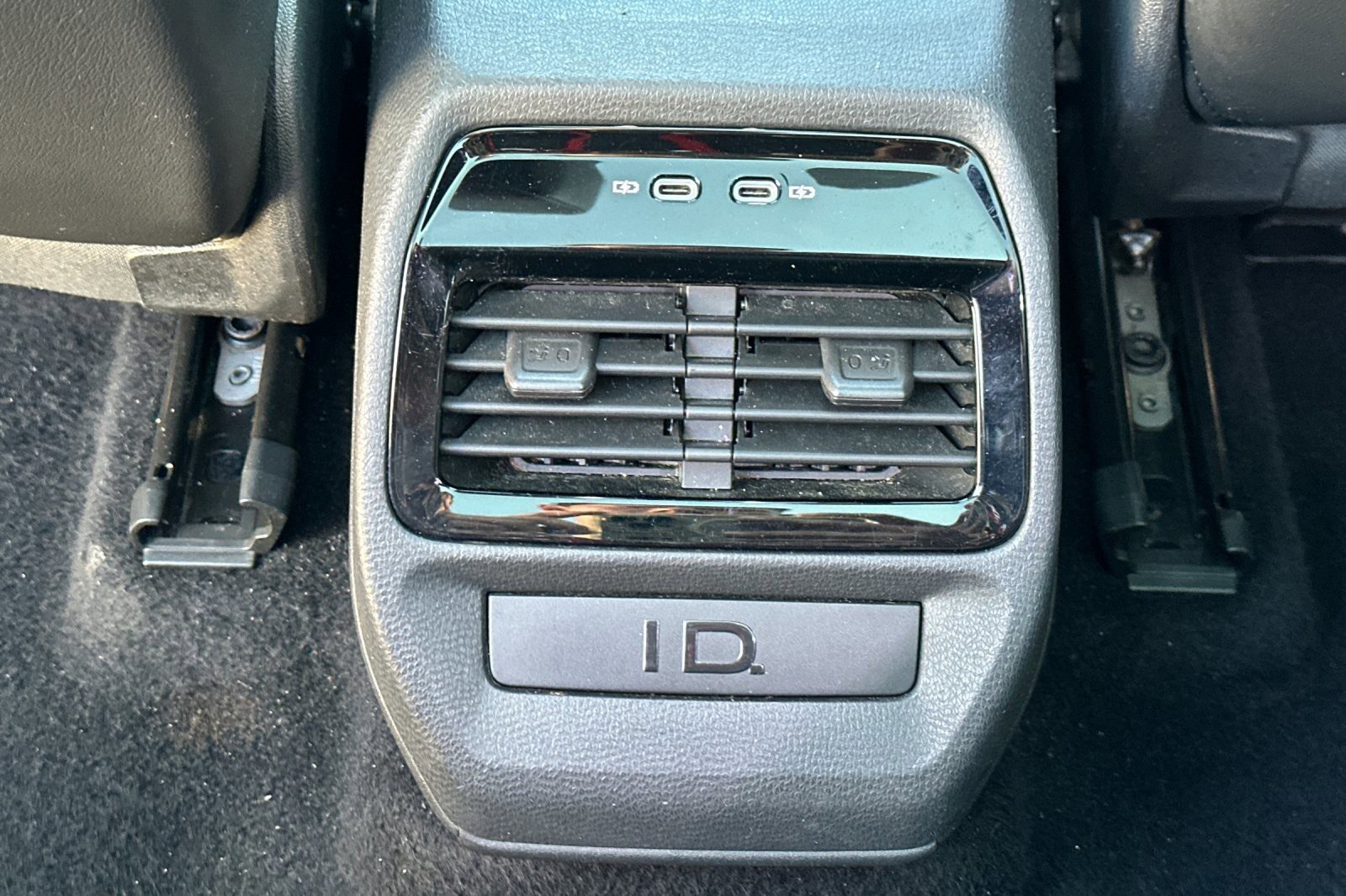 2021 Volkswagen ID.4 Pro S Gradient photo 13