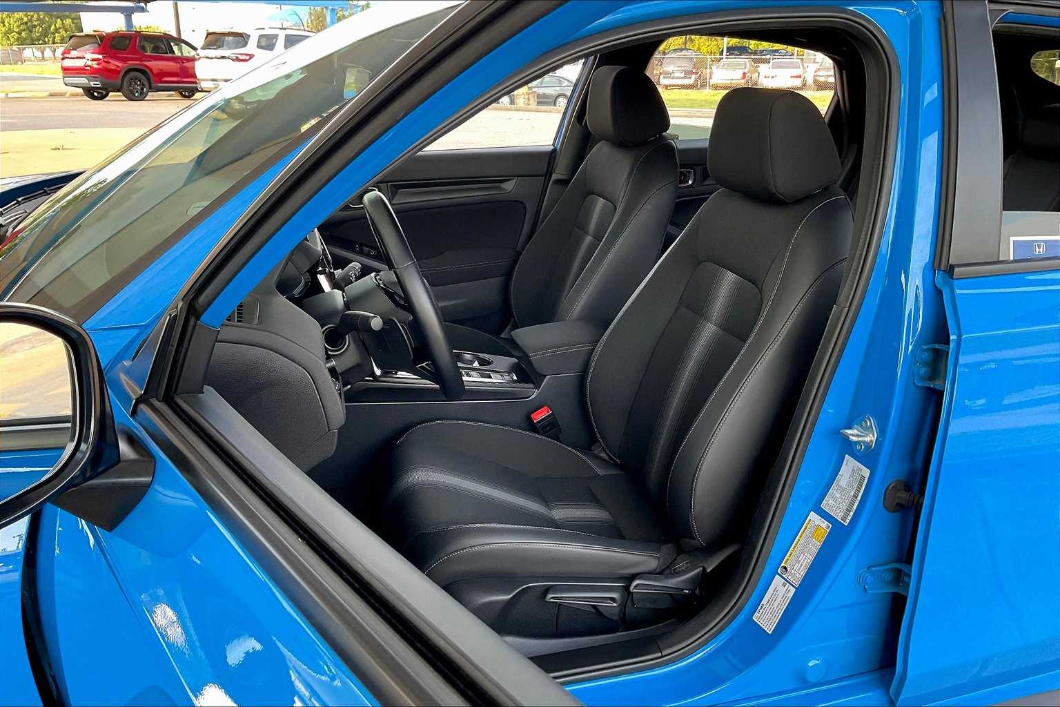 2025 Honda Civic Hatchback Sport photo 7