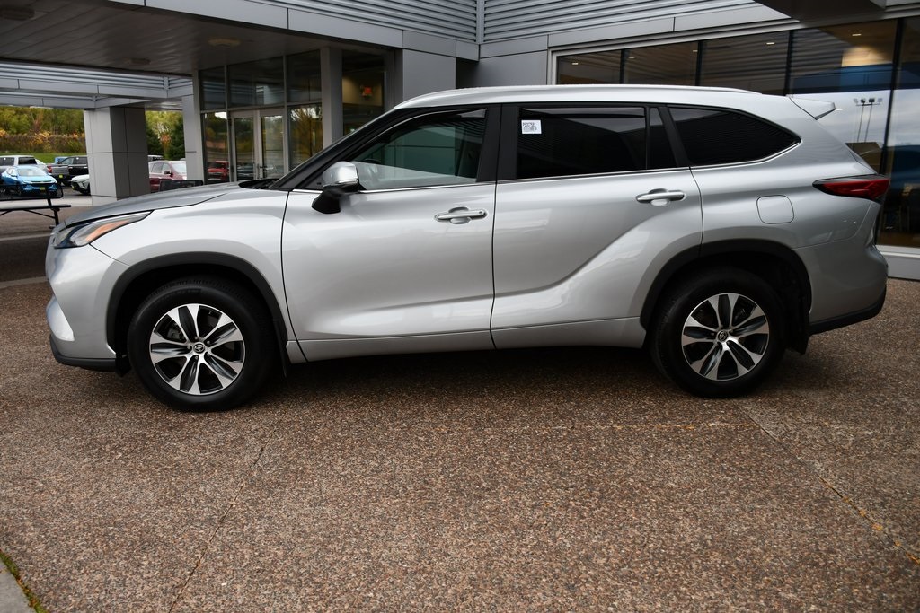 2023 Toyota Highlander Limited photo 3
