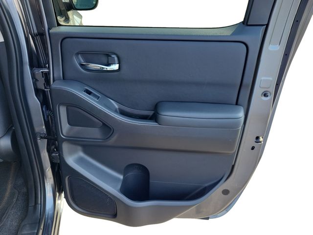 2023 Nissan Frontier SV photo 17
