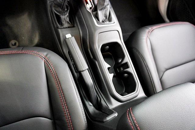 New 2025 Bright White Clear-Coat Exterior Paint Jeep Rubicon image 38