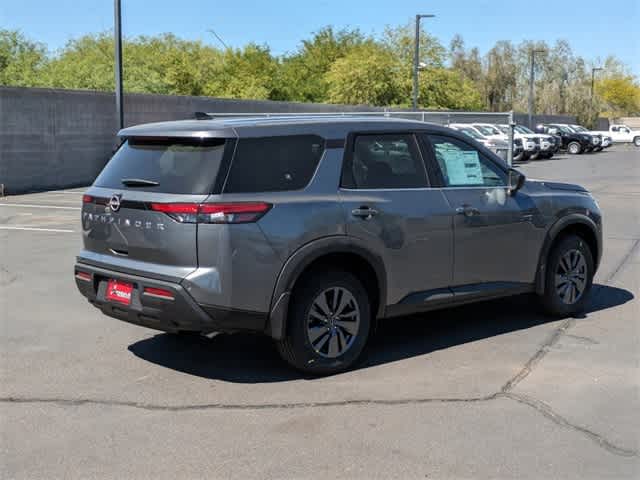2024 Nissan Pathfinder S photo 6