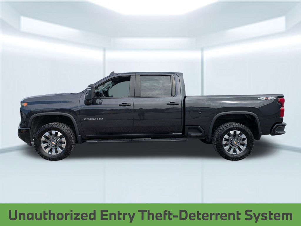 2024 Chevrolet Silverado 2500HD Custom photo 2