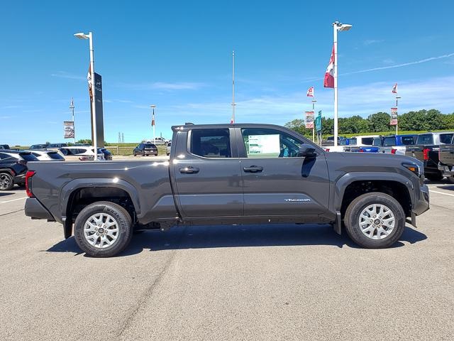 2025 Toyota Tacoma SR5 photo 4