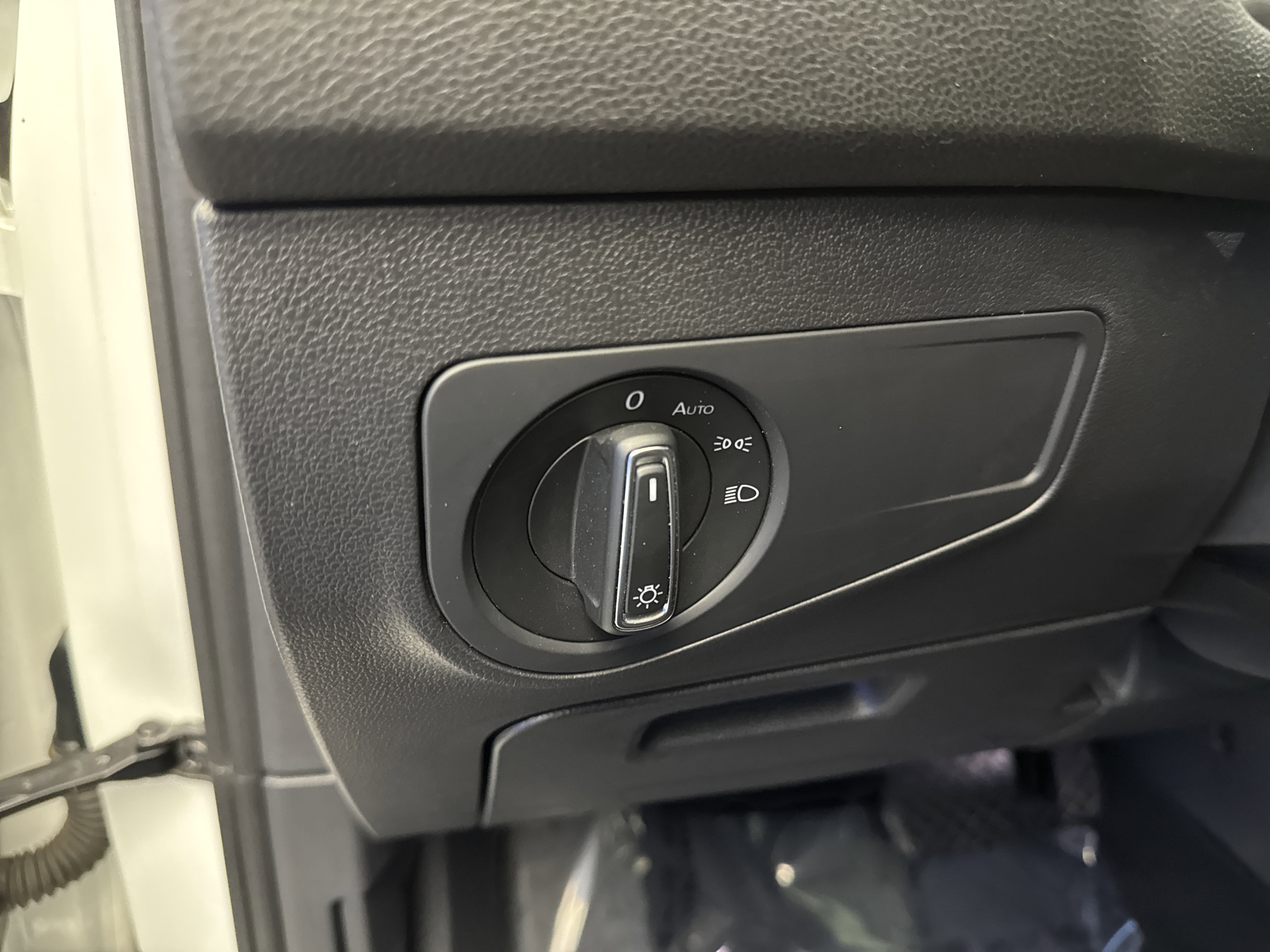 2022 Volkswagen Tiguan SE photo 2