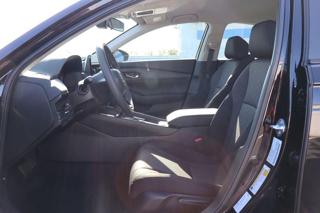 2025 Honda Accord LX photo 23