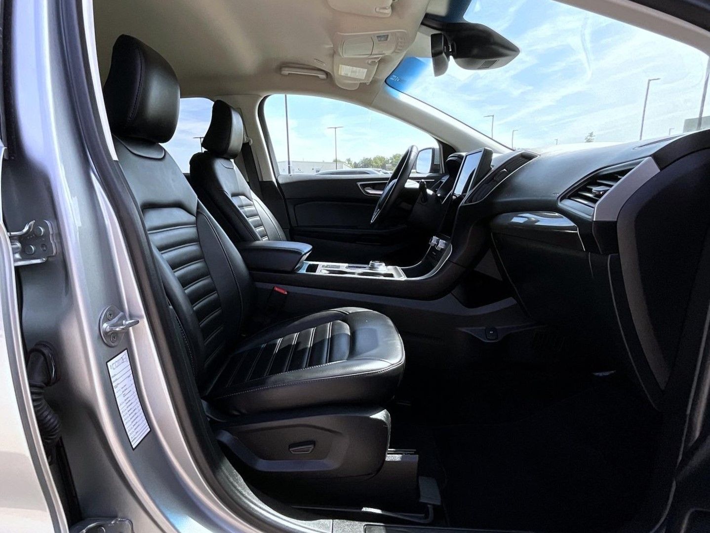 2024 Ford Edge SEL photo 16