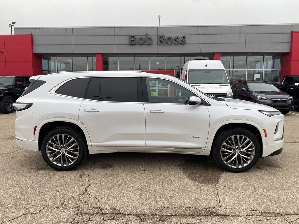 2025 Buick Enclave Avenir's photo