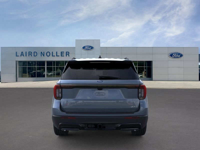 2025 Ford Explorer ST-Line photo 4