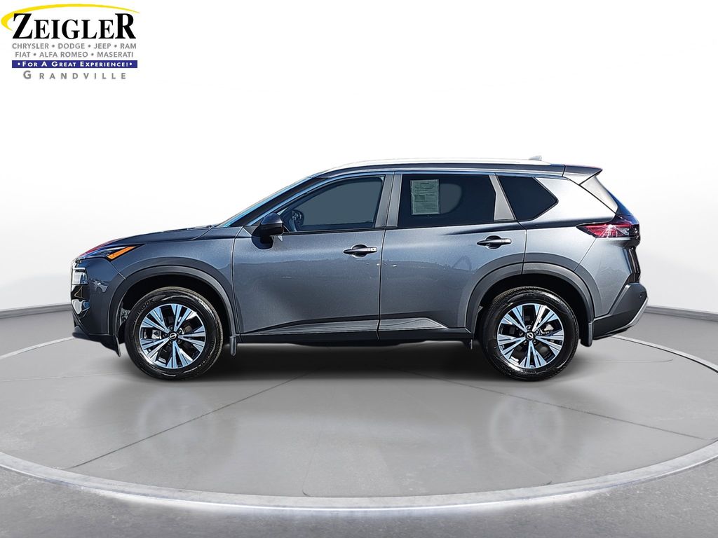 2022 Nissan Rogue SV photo 8
