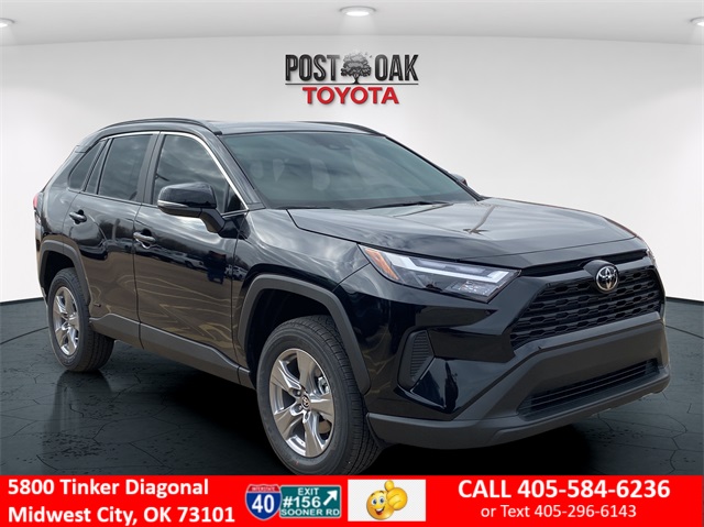 2025 Toyota RAV4 XLE's photo