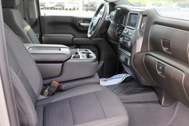 Used 2024 Gray Chevrolet Custom image 17