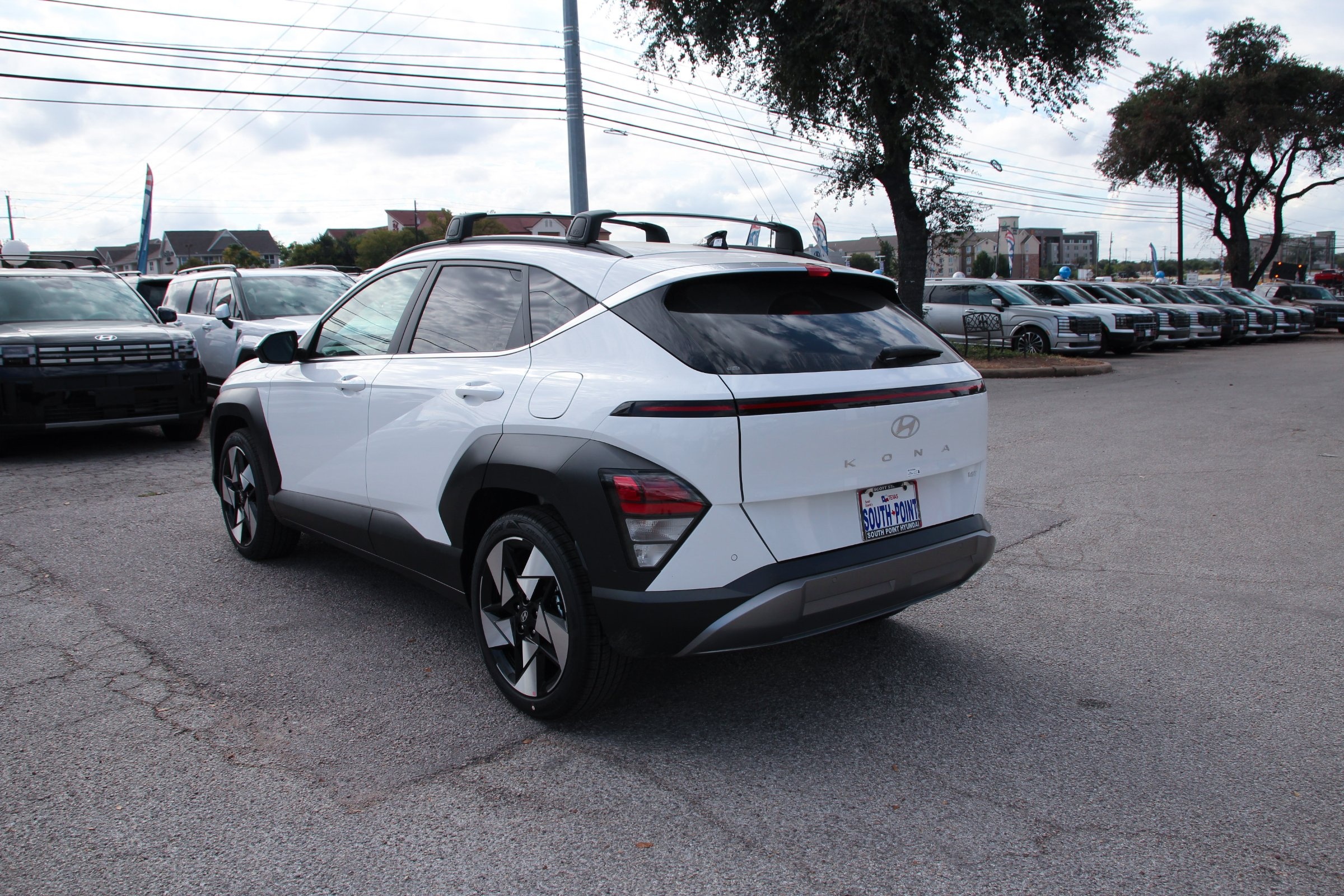 2026 Hyundai Kona Limited photo 2