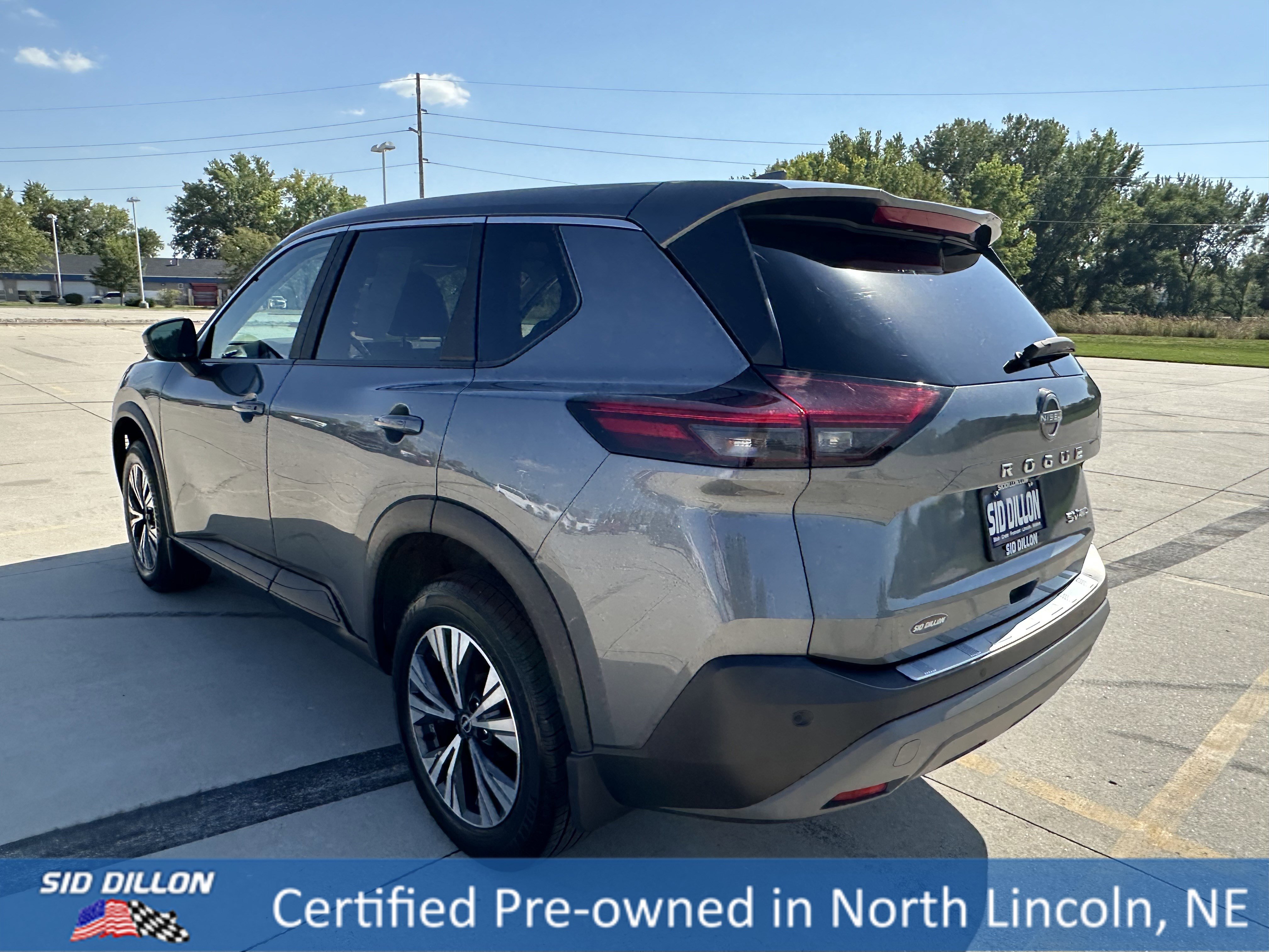 2023 Nissan Rogue SV photo 3
