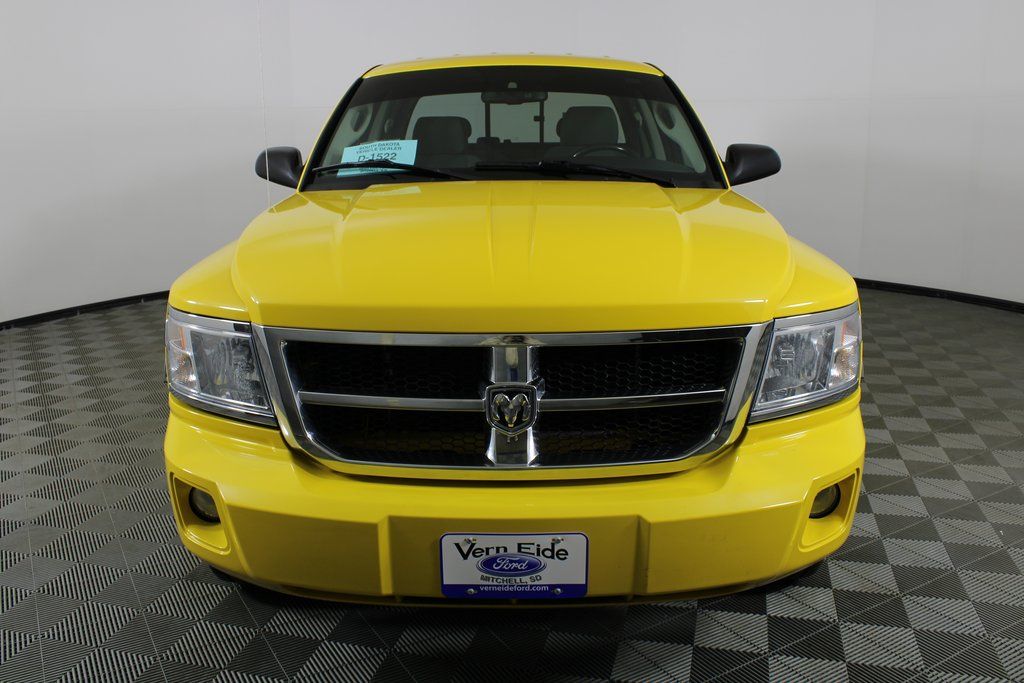 2008 Dodge Dakota SLT photo 2