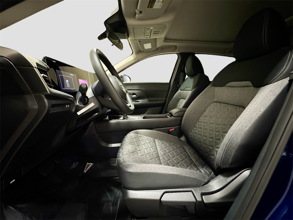 2026 Nissan Kicks SV photo 4