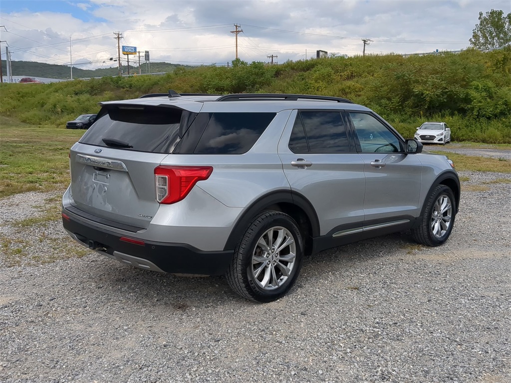 2023 Ford Explorer XLT photo 3