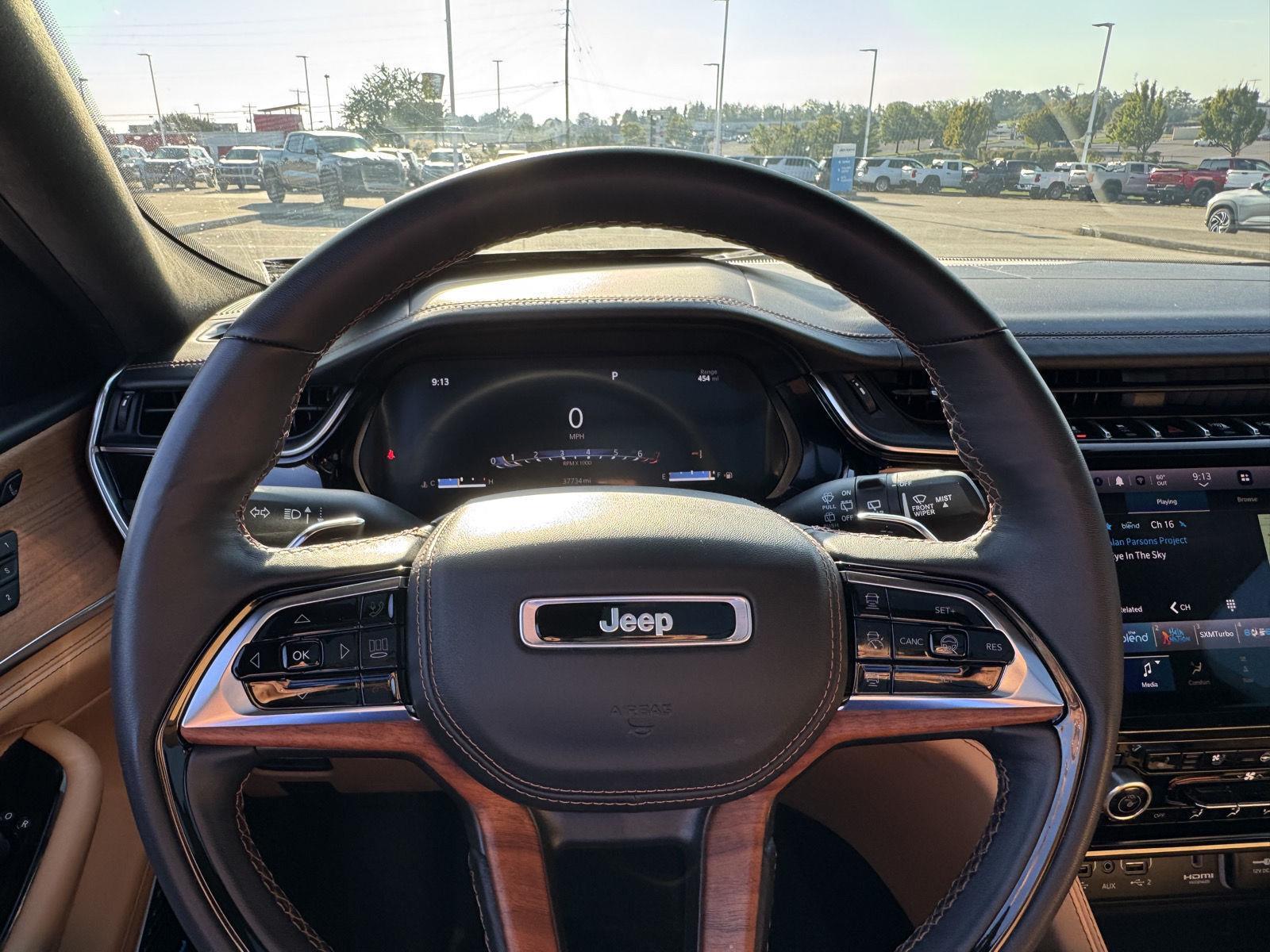 2023 Jeep Grand Cherokee L Summit Reserve photo 6