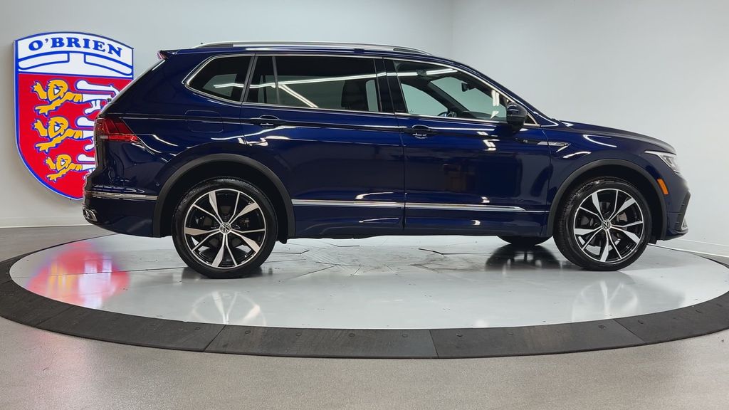 2023 Volkswagen Tiguan SEL R-Line Black photo 4