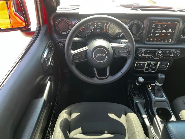 2022 Jeep Gladiator Altitude photo 7