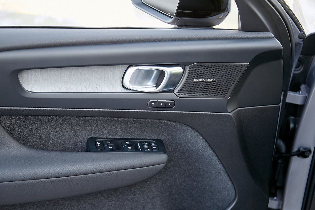 2026 VOLVO XC40 - Image 10