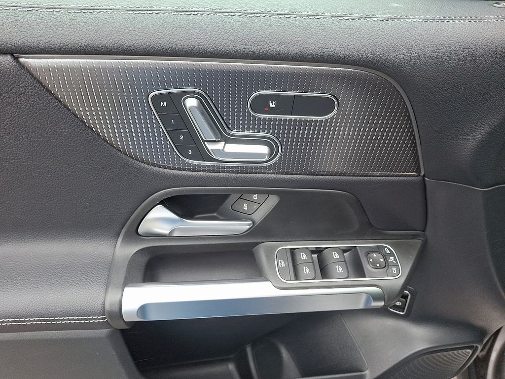 2021 Mercedes Benz GLB 250 4MATIC photo 12