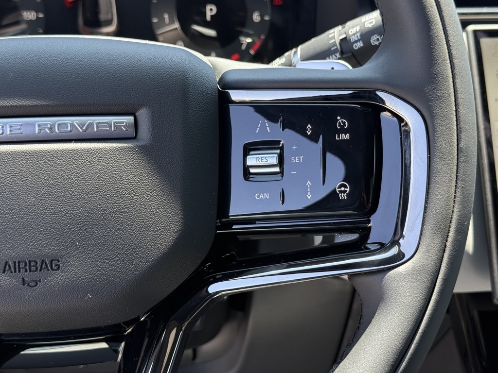 2026 Land Rover Range Rover Velar SE photo 15