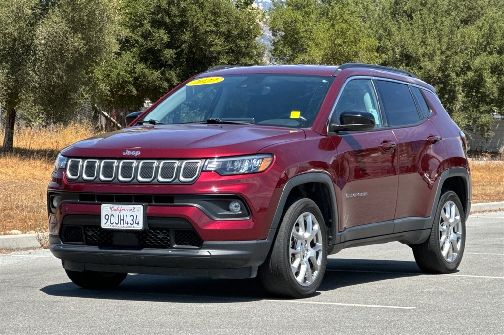 2022 Jeep Compass Latitude Lux photo 8