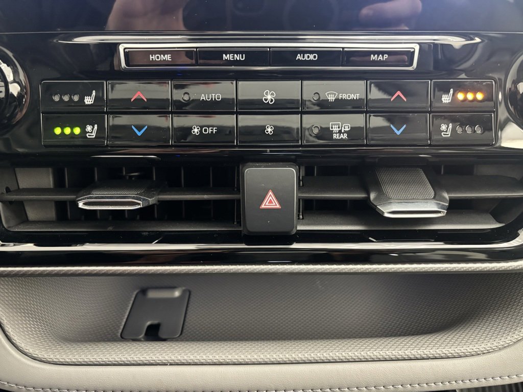 2021 Toyota Highlander Hybrid Platinum photo 3