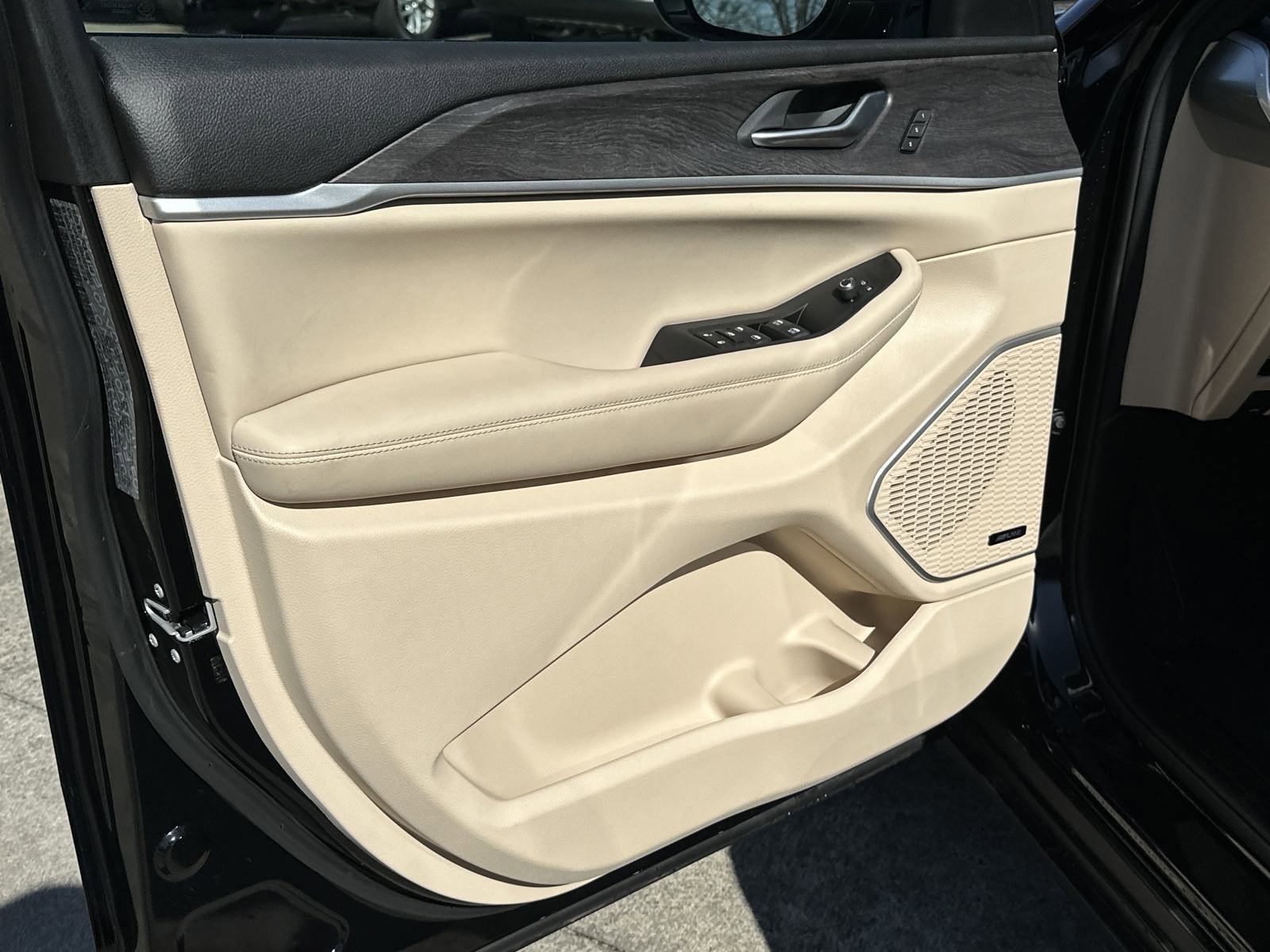 2024 Jeep Cherokee photo 7