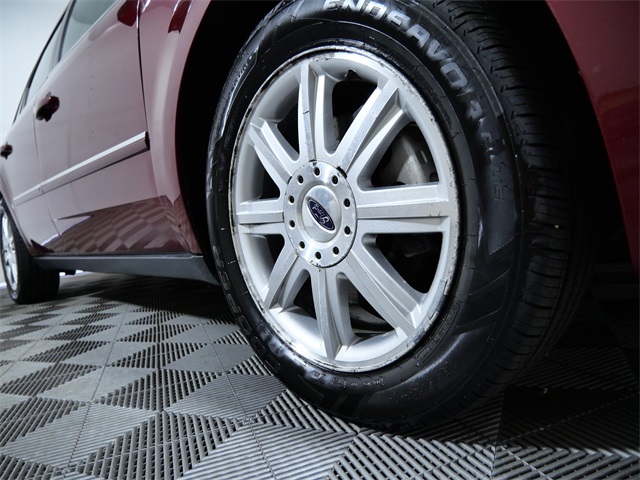 2006 Ford Five Hundred Limited photo 2