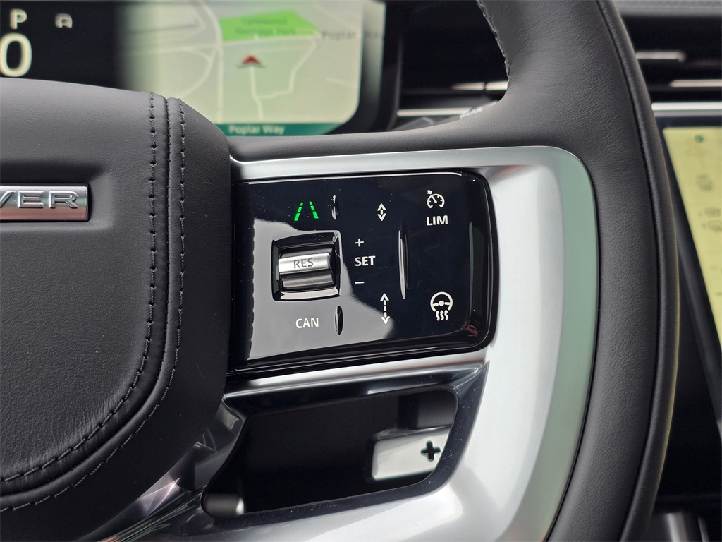 2025 Land Rover Range Rover SE photo 14